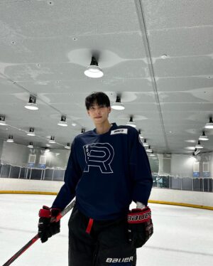 Park Young-woon Instagram - #🏒