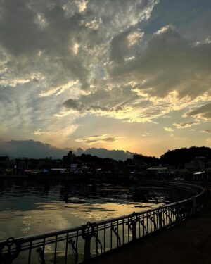 Park Young-woon Instagram - ☀️🌊🌊🌊