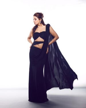 Parul Yadav Instagram - Had an incredible time at the Streaming Academy Awards!! Nothing like a dash of glamour and celebrating great work of friends to make one feel special!! 

@Brindaprasad & @Vishnuinduri put up a great show, as always!! Congratulations to all the winners..

📸: @gohil_jeet
💇‍♀️: @radhika.y51
💄: @makeupby_zainab_
👗: @deme_love_

#NEXAStreamingAwards #OTT #NEXAStreamingAcademyAwards #StreamingStars #NEXA #NEXAExperience #CreateInspire #NEXASIIMA #SIIMA #SIIMA2024 #StreamingAwards #SAA @streamingacademyawards @siimawards