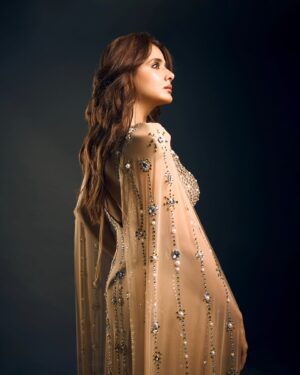 Parul Yadav Instagram - An aura of beauty!✨

#styleinspo #trendylook #fashiongram #photoshootinspo #trending #ootd #fashionmodel #photoshoot #photooftheday #powerpose