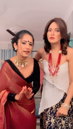 Parull Chaudhry Instagram - To all the irrelevant people in our lives! 😂
#funny #reels #comedy #maeramishra #parulchaudhary