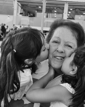 Pastora Soler Instagram - MÁLAGA ES FELICIDAD!!!!! 
🥰🌊☀️⛱️🕶️

Unos días maravillosos con nuestra familia malagueña,con los abuelos, con los amigos, en ese lugar único donde nos sentimos como en casa @achotelmalagapalacio y en esa ciudad que cada vez brilla más!!!!♥️♥️♥️♥️

#Málaga #preferia #familia #felicesloscuatro #agosto #veranodevavaciones 
☀️☀️☀️☀️☀️☀️☀️☀️