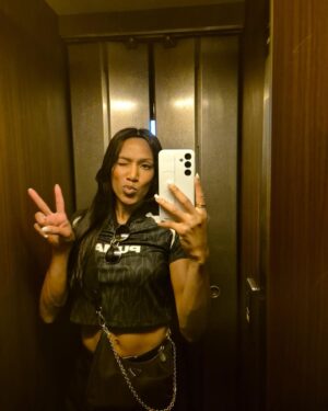 Patrícia Mamona Instagram - Enjoying Paris24 a lil different than the usual 🩵

#paris24 #olympics #athlete #athletics #voley #eiffeltower