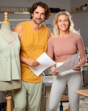 Patricia Montero Instagram - Somos de amar cada cosa que hacemos, no sabemos trabajar de otra manera, quizá ese sea uno de nuestros puntos fuertes como pareja y como tandem de pareja de empresarios también ❤️ Ayer arrancamos con una bonita fiesta la semana de la moda #MBFWMadrid junto a @holacom en un día muy especial #14Febrero 💌

🥰🙏🏻 Y nos gustó sentir un cariño especial hacia nuestra marca @yogimi 🧵 Un proyecto común que empezó como un sueño y sin esperarlo y darnos apenas cuenta, empieza a verse reconocida esa otra faceta 👩‍❤️‍👨

1. #MBFWMadrid photocall 
2. 1,2,3 📸 ¡sonríe! 
3. Desde nuestro taller textil @yogimi en Málaga 
4. Romeo busca a Julieta 😂
5. Retrato  @dinhvanparis 💎 
6. Como el 1°día … 15 años después 
7. Por los pasillos del Teatro real luciendo @pronovias 
8. Poniendo a prueba el temporizador del Telf 🙃⏲️ 
9. Muah & Hair by @maisoneduardosanchez 
10. Reflejos ⚡️ Buscando la creatividad 📸✌🏻

#MadridFashionWeek #MBFWM #YoSoyYogimi #YogimiLover #CuandoNadaEsperasTodoLlega