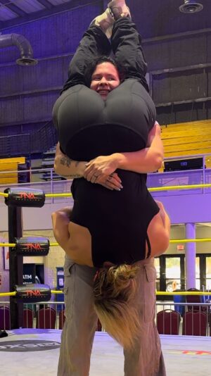 Patricia Parker Instagram - Help 😭😭😭

@tnawrestling
