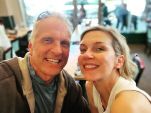 Patrick Fabian Instagram - Surprise Lunch with shining star @rheaseehorn  absolutely filled me up.💙

#bettercallsaul
#rheaseehorn