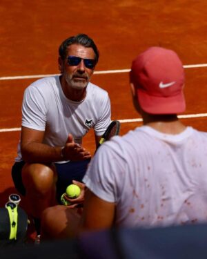 Patrick Mouratoglou Instagram - Every day you have the opportunity to make a difference. Make every day worth. @holgerrune @internazionalibnlditalia #tennis #tennislife #tenniscoach #holgerrune
