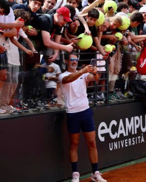 Patrick Mouratoglou Instagram - Every day you have the opportunity to make a difference. Make every day worth. @holgerrune @internazionalibnlditalia #tennis #tennislife #tenniscoach #holgerrune