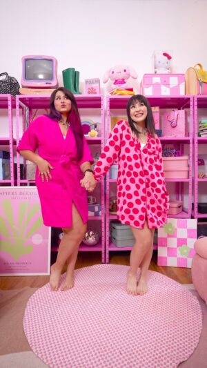 Paty Leda Instagram - nada como ter uma amiga pra combinar lookinhos 🩷✨💅