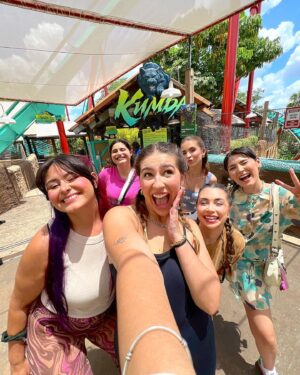 Paty Leda Instagram - dia radical no busch gardens!!!! 😱🎢🗣️