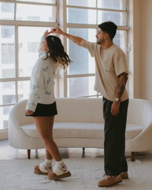 Paty Leda Instagram - são 11 anos juntos em uma jornada marcada de muito amor, companheirismo, conquistas, desafios & sempre encontrando conforto um no outro ❤️

todo dia celebrando o amor um do lado do outro, feliz dia dos namorados <3 @uggbr