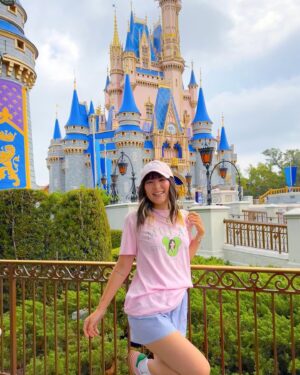 Paty Leda Instagram - it was a magical day ✨

que viagem especial, e ainda tivemos todo o auxílio na compra dos ingressos da disney e agendamento das atrações com a @gioconcierge 🛐 inclusive, a indicação & reserva do restaurante do Toy Story foi a Gio que fez e virou meu lugar favorito, fica a dica pra sua próxima viagem pra Orlando 🫶🏻✈️