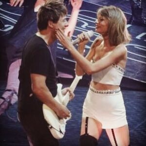 Paul Sidoti Instagram - Happy Birthday Tay! I can’t believe I’ve known you half your life now.. I knew all those years ago how incredibly special and talented you are.. So proud of all you’ve accomplished.. Very proud to always be by your side on that magical stage.. Enjoy your special day @taylorswift !! 🎂🎉🎁❤️
