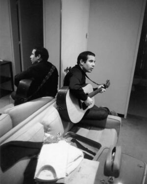 Paul Simon Instagram - Backstage at the Philharmonic Hall in Lincoln Center, 1967. 

📷: Don Hunstein // Skirball Cultural Center