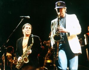 Paul Simon Instagram - Paul and Chevy Chase perform “You Can Call Me Al” at the first @chfund benefit concert in 1987. In the 35 plus years since, CHF has helped millions of children and families in underserved communities receive necessary healthcare. 
📷: Sherry Narodick