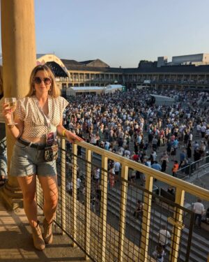 Paula Lane Instagram - What a night! #liveatthepiecehall
What a life ✌️

@officialtheincident 
@thepiecehall
@themightyi
@rhodesmedia 
@andrewcushin 

@sirtomshaw ❤️
