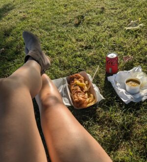 Paula Lane Instagram - Proud to be from Yorkshire! Happy #yorkshireday folks

Chippy tea before @themightyi @thepiecehall 

✌️