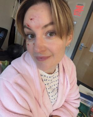 Paula Lane Instagram - Oh Ella...whatever next?! I can confirm a new contract signed today for moi. Very happy to be calling @emmerdale my second home for the next chapter ❤️