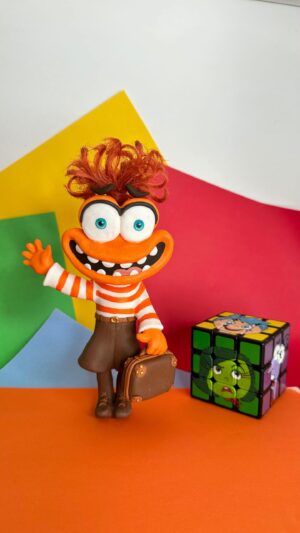 Paula Stephânia Instagram - Amo salvar a vida de brinquedos! Qual outra emoção faço na próxima? #divertidamente