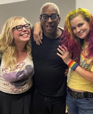 Pauley Perrette Instagram - OMG FINALLY!
Last night  @indigogirlsmusic 
FINALLY got to come back and make the world a better place!
Me and @sulli.sullivan & @johnny99la & @kirstenvangsness 
SO HAPPY!

THANK YOU @amyraymusic AND @emilysaliers for giving me a lifetime of love and music.
Since the early days back in GA. 
Y’all are and will always be the best, LOVE YOU!
And hey nice to be a new fan of opening act @garrisonstarr !
And see my awesome pal @bitchmusic 
And the band and and and…
Swipe right for the night!

1-me @sulli.sullivan @johnny99la 
2- @kirstenvangsness & me 
3- @bitchmusic me @amyraymusic 
4- @kirstenvangsness @emilysaliers me
5- @kirstenvangsness @brady_blade me  #ScienceSandwich 
6- @lyrishung me
7- @bitchmusic @garrisonstarr me
8- picks 10 years apart
9- part of my collection:)
10- @kirstenvangsness and me LOVE LOVE LOVE!