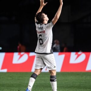 Paulo Andrade Instagram - Hora de rever o gol decisivo! 💢

Pela Copa do Brasil, o Vasco derrotou o Atlético-GO por 1 a 0 (2 a 1 no agregado), em São Januário, e está classificado para a próxima fase da competição! 👏🏻🔝

Quando a fase é boa, a bola procura. Não é, Piton? 🐍👀

📸: @vascodagama

*Contém legendas automáticas 

#Premiere #CopaDoBrasil #Vasco #Piton