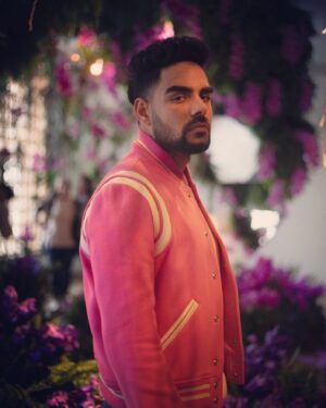 Pav Dharia Instagram - Tin Bcchean Di Maa Ban Ke Vi Tu Ta Rehna Patli Ni
Silicon Di Koi Lorr Na Sabh Kuj Tera Asli Ni
#friendzone