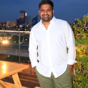 Pavan Wadeyar Instagram - Felicitated by #Teamsupreme of Dubai. It was a wonderful event in Dubai. So happy to meet all the kannada Unions of middele countries. Happy to launch the logo of #IIMF i am sure this team gonna make kannada films reach to larger audience in Middle east countries @peter_joyson mamatha_swamy @gprashv