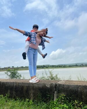 Pavani Gangireddy Instagram - A day well spent.. monsoon picnics are the best.. #picnic #simplejoys #family #nature #monsoons