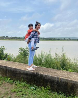 Pavani Gangireddy Instagram - A day well spent.. monsoon picnics are the best.. #picnic #simplejoys #family #nature #monsoons