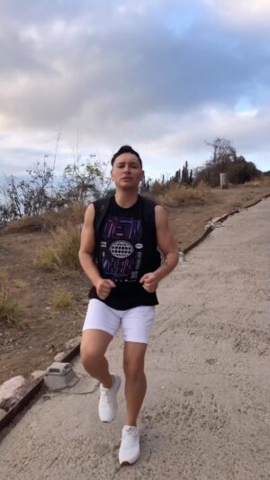 Pavel Arámbula Instagram - Les ha pasado??? 😅😅😅 #faromazatlan #mazatlan #pavelarambula #sinaloa #reel