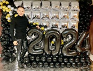 Pavel Arámbula Instagram - Feliz año 2024 BENDICIONES para todos!!! 🤩🎉🥳🎊