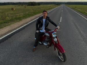 Pavel Derevyanko Instagram - Easy rider🚜