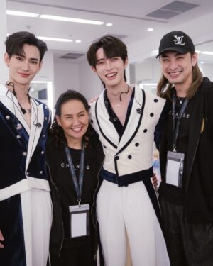 Pavel Naret Promphaopun Instagram - I’m lost for words with my time performing at “PoohPavel FirstDate Presented By มาม่า” Thank you for your love and support, it was such an amazing lifetime experience getting to perform like this, I hope in the future we will have chance to meet again in such an amazing time and place like this one. First ever PoohPavel FanMeeting, with my partner. A great one too.

And, I got to show my #BabeCats the real #PAVELPHOOM, remember him. 🖤🎀

Thank you to all departments who made this show such an amazing experience for me and my supporters.

ขอบคุณพ่อเอสแม่ฉอดนะคับที่ให้โอกาสพวกเราและเชื่อในตัวพวกเราว่าจะทำออกมาดี @djpchod @s.vorarit 

ขอบคุณพาร์มเนอร์ที่ดีของผมที่ทำให้เดทนี้สมบูรณ์แบบที่สุด @ppoohkt 

ขอบคุณครอบครัว change ที่ทำให้งานนี้ออกมาดีขนาดนี้ครับ @changeshowbiz @changeartist.official @change2561original @change2561 @t_milkky @bubabomb @sbi.ti @bankpun.bp @firssssttt @realdodoh @princedinosaur @devil_chacha และทีมงานอื่นๆด้วยคับ

ขอบคุณครูอู๋ที่เชื่อในตัวผมนะคับ @auulala 

ขอบคุณครูกล้องที่ voice coach ให้พวกเรานะคับ @kongniti 

ขอบคุณพี่บอยที่ทำดนตรีให้พวกเราด้วยคับบบ สนุกมาก! 

ขอบคุณพี่เบสพี่ชายที่ให้กำลังใจว่าผมทำหุ่นได้มาตลอด หลังจากนี้เราสู้กันต่อ @bestfitts 

ขอบคุณแม่ๆ ด้วยที่ทำให้ หน้าผมชุดเริ่ดๆเลยงับ @oz_silaviwat @bay.makeuphair @bmpurimphat @ra.vitsada 

Thank you @kuztompitch for amazing 🎤 
Thank you @sense_ears for in ears piece ✨

ขอบคุณเพื่อนๆที่มา support ด้วย รักนะ ❤️ @benjaminbrasier @_victormechai @kru_pop_class 

ขอบคุณ #BabeCats สำหรับกำลังใจและความรัก ❤️🎀

ขอบคุณครอบครัว❤️❤️❤️❤️

#poohpavelfirstdatepresentedbyมาม่า