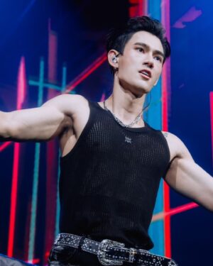 Pavel Naret Promphaopun Instagram - I’m lost for words with my time performing at “PoohPavel FirstDate Presented By มาม่า” Thank you for your love and support, it was such an amazing lifetime experience getting to perform like this, I hope in the future we will have chance to meet again in such an amazing time and place like this one. First ever PoohPavel FanMeeting, with my partner. A great one too.

And, I got to show my #BabeCats the real #PAVELPHOOM, remember him. 🖤🎀

Thank you to all departments who made this show such an amazing experience for me and my supporters.

ขอบคุณพ่อเอสแม่ฉอดนะคับที่ให้โอกาสพวกเราและเชื่อในตัวพวกเราว่าจะทำออกมาดี @djpchod @s.vorarit 

ขอบคุณพาร์มเนอร์ที่ดีของผมที่ทำให้เดทนี้สมบูรณ์แบบที่สุด @ppoohkt 

ขอบคุณครอบครัว change ที่ทำให้งานนี้ออกมาดีขนาดนี้ครับ @changeshowbiz @changeartist.official @change2561original @change2561 @t_milkky @bubabomb @sbi.ti @bankpun.bp @firssssttt @realdodoh @princedinosaur @devil_chacha และทีมงานอื่นๆด้วยคับ

ขอบคุณครูอู๋ที่เชื่อในตัวผมนะคับ @auulala 

ขอบคุณครูกล้องที่ voice coach ให้พวกเรานะคับ @kongniti 

ขอบคุณพี่บอยที่ทำดนตรีให้พวกเราด้วยคับบบ สนุกมาก! 

ขอบคุณพี่เบสพี่ชายที่ให้กำลังใจว่าผมทำหุ่นได้มาตลอด หลังจากนี้เราสู้กันต่อ @bestfitts 

ขอบคุณแม่ๆ ด้วยที่ทำให้ หน้าผมชุดเริ่ดๆเลยงับ @oz_silaviwat @bay.makeuphair @bmpurimphat @ra.vitsada 

Thank you @kuztompitch for amazing 🎤 
Thank you @sense_ears for in ears piece ✨

ขอบคุณเพื่อนๆที่มา support ด้วย รักนะ ❤️ @benjaminbrasier @_victormechai @kru_pop_class 

ขอบคุณ #BabeCats สำหรับกำลังใจและความรัก ❤️🎀

ขอบคุณครอบครัว❤️❤️❤️❤️

#poohpavelfirstdatepresentedbyมาม่า