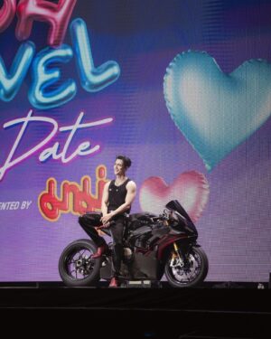 Pavel Naret Promphaopun Instagram - I’m lost for words with my time performing at “PoohPavel FirstDate Presented By มาม่า” Thank you for your love and support, it was such an amazing lifetime experience getting to perform like this, I hope in the future we will have chance to meet again in such an amazing time and place like this one. First ever PoohPavel FanMeeting, with my partner. A great one too.

And, I got to show my #BabeCats the real #PAVELPHOOM, remember him. 🖤🎀

Thank you to all departments who made this show such an amazing experience for me and my supporters.

ขอบคุณพ่อเอสแม่ฉอดนะคับที่ให้โอกาสพวกเราและเชื่อในตัวพวกเราว่าจะทำออกมาดี @djpchod @s.vorarit 

ขอบคุณพาร์มเนอร์ที่ดีของผมที่ทำให้เดทนี้สมบูรณ์แบบที่สุด @ppoohkt 

ขอบคุณครอบครัว change ที่ทำให้งานนี้ออกมาดีขนาดนี้ครับ @changeshowbiz @changeartist.official @change2561original @change2561 @t_milkky @bubabomb @sbi.ti @bankpun.bp @firssssttt @realdodoh @princedinosaur @devil_chacha และทีมงานอื่นๆด้วยคับ

ขอบคุณครูอู๋ที่เชื่อในตัวผมนะคับ @auulala 

ขอบคุณครูกล้องที่ voice coach ให้พวกเรานะคับ @kongniti 

ขอบคุณพี่บอยที่ทำดนตรีให้พวกเราด้วยคับบบ สนุกมาก! 

ขอบคุณพี่เบสพี่ชายที่ให้กำลังใจว่าผมทำหุ่นได้มาตลอด หลังจากนี้เราสู้กันต่อ @bestfitts 

ขอบคุณแม่ๆ ด้วยที่ทำให้ หน้าผมชุดเริ่ดๆเลยงับ @oz_silaviwat @bay.makeuphair @bmpurimphat @ra.vitsada 

Thank you @kuztompitch for amazing 🎤 
Thank you @sense_ears for in ears piece ✨

ขอบคุณเพื่อนๆที่มา support ด้วย รักนะ ❤️ @benjaminbrasier @_victormechai @kru_pop_class 

ขอบคุณ #BabeCats สำหรับกำลังใจและความรัก ❤️🎀

ขอบคุณครอบครัว❤️❤️❤️❤️

#poohpavelfirstdatepresentedbyมาม่า