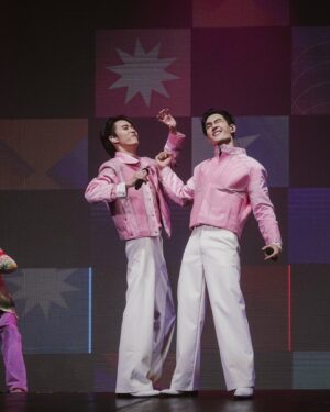 Pavel Naret Promphaopun Instagram - I’m lost for words with my time performing at “PoohPavel FirstDate Presented By มาม่า” Thank you for your love and support, it was such an amazing lifetime experience getting to perform like this, I hope in the future we will have chance to meet again in such an amazing time and place like this one. First ever PoohPavel FanMeeting, with my partner. A great one too.

And, I got to show my #BabeCats the real #PAVELPHOOM, remember him. 🖤🎀

Thank you to all departments who made this show such an amazing experience for me and my supporters.

ขอบคุณพ่อเอสแม่ฉอดนะคับที่ให้โอกาสพวกเราและเชื่อในตัวพวกเราว่าจะทำออกมาดี @djpchod @s.vorarit 

ขอบคุณพาร์มเนอร์ที่ดีของผมที่ทำให้เดทนี้สมบูรณ์แบบที่สุด @ppoohkt 

ขอบคุณครอบครัว change ที่ทำให้งานนี้ออกมาดีขนาดนี้ครับ @changeshowbiz @changeartist.official @change2561original @change2561 @t_milkky @bubabomb @sbi.ti @bankpun.bp @firssssttt @realdodoh @princedinosaur @devil_chacha และทีมงานอื่นๆด้วยคับ

ขอบคุณครูอู๋ที่เชื่อในตัวผมนะคับ @auulala 

ขอบคุณครูกล้องที่ voice coach ให้พวกเรานะคับ @kongniti 

ขอบคุณพี่บอยที่ทำดนตรีให้พวกเราด้วยคับบบ สนุกมาก! 

ขอบคุณพี่เบสพี่ชายที่ให้กำลังใจว่าผมทำหุ่นได้มาตลอด หลังจากนี้เราสู้กันต่อ @bestfitts 

ขอบคุณแม่ๆ ด้วยที่ทำให้ หน้าผมชุดเริ่ดๆเลยงับ @oz_silaviwat @bay.makeuphair @bmpurimphat @ra.vitsada 

Thank you @kuztompitch for amazing 🎤 
Thank you @sense_ears for in ears piece ✨

ขอบคุณเพื่อนๆที่มา support ด้วย รักนะ ❤️ @benjaminbrasier @_victormechai @kru_pop_class 

ขอบคุณ #BabeCats สำหรับกำลังใจและความรัก ❤️🎀

ขอบคุณครอบครัว❤️❤️❤️❤️

#poohpavelfirstdatepresentedbyมาม่า