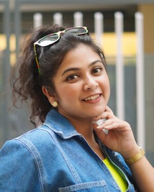 Payel De Instagram - আবহাওয়া, হাসি মুখ আর অপেক্ষা 💙💚

📸 : @argha_giri 
👚 : @moodswings_styles 
🔗 : @rudrakshprnads 

#photooftheday #photoshoot #portraits #portraitphotography #kolkata #kolkatadiaries #instadaily #instafashion #foryou #explorepage #explore_calcutta #exploremore #follow #followformore