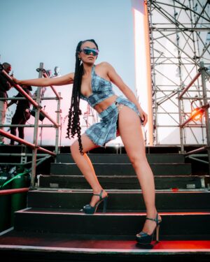 Pearl Thusi Instagram - Top o’ da mornin’!
I’m not done with all of you. 🙄😂