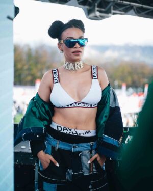 Pearl Thusi Instagram - Blessed. Shout out to @amstelsa !!!!
I love this fit so much 😭😭😭😭

I’m also a scorpion king, I just made a movie about it. Surely that counts!?!

📸 : @eastrambo.jpeg 
👘 : @sumo_clothing_creator 
👡 : @europaart @preview_designer_collection 
😎 : @ashluxe 

Just bumped into these in my drafts! DAMN 😂💔