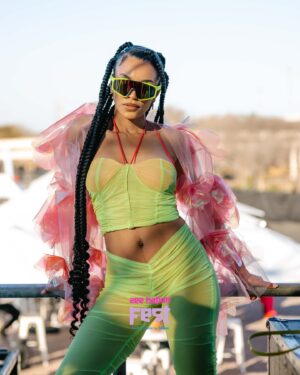 Pearl Thusi Instagram - @pearlthusi what a set bestie!!!😭🔥👌🏽
#zeenationfest