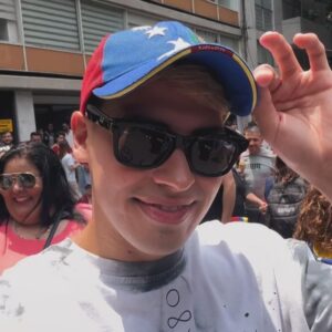 Pedro Figueira Instagram - VENEZUELA LIBRE 🇻🇪 Hace 7 años me fui de mi país buscando un mejor futuro y anhelo volver.