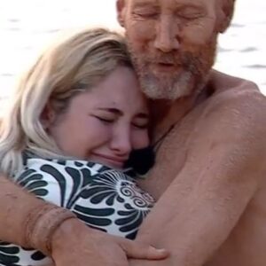 Pedro García Aguado Instagram - ¡¡VAYA SORPRESA!! ❤️ @pedrogaguado se reencuentra con su hija Natalia y con su hermana en Honduras 🏝️ ¿Qué os ha parecido su reencuentro? 💥 #TierraDeNadie5 
#Supervivientes