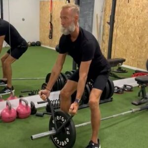 Pedro García Aguado Instagram - 🙌 🏝 Después de esta aventura increíble, es momento de recuperar mi forma de manera saludable. 

🏋️‍♂️ Empiezo mis entrenos en @trainingboutique_ , un centro de entrenamiento físico que combina rutinas de ejercicio con un plan de nutrición personalizado para alcanzar mis metas.

Entreno personal hecho a medida para mis necesidades y objetivos.
🥗 siguiendo un plan de nutrición diseñado específicamente para complementar mis entrenamientos, asegurándome de que mi cuerpo recibe todo lo que necesita para estar en su mejor forma.

🫶 Gracias @miriperezc por la recomendación

💪 Gracias @trainingboutique_ por vuestra profesionalidad

#pedroaguado #supervivientes2024 #pedrogarciaaguado #sv2024 #training #entrenamientofisico #entrenopersonal #nutricion #saludable #objetivos #necesidades #salud #saludfisica