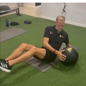 Pedro García Aguado Instagram - 🏋️‍♂️ Seguimos con mis entrenos en @trainingboutique_ , un centro de entrenamiento físico que combina rutinas de ejercicio con un plan de nutrición personalizado para alcanzar mis metas.

Entreno personal hecho a medida para mis necesidades y objetivos.

💪 Gracias @trainingboutique_ por vuestra profesionalidad

#pedroaguado #supervivientes2024 #pedrogarciaaguado #sv2024 #training #entrenamientofisico #entrenopersonal #nutricion #saludable #objetivos #necesidades #salud #saludfisica