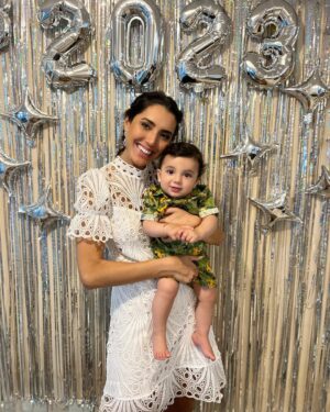 Pedro Guedes Instagram - Felizzzz Ano Novo ✨
Que 2023 traga ainda mais saude e amor para todos nós 🤍

Obrigada Deus por mais um réveillon ao lado das pessoas que eu mais amo 🙏❤️

#reveillon #brasil #família #saúde #paz #união #amor