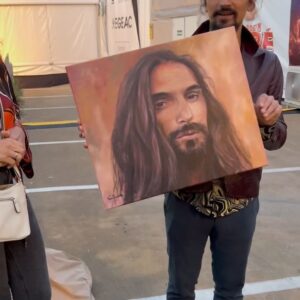 Pedro Tatanka Instagram - Não cabe em mim a alegria por ter pintado o rosto deste grande, grande artista @tatankaman 

Obrigada @xicofernandes 
Obrigada @tatankaman 
Obrigada @theblackmamba_oficial
 ❤️❤️❤️❤️❤️❤️ vocês são únicos, são clássicos, são lendários 😄31 maio 2023
.
.
.
.
.
.
.
.
.
.
#artistasportugueses #realism #art #oilpaintings #artes #canvas #canvasart #canvaspainting