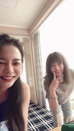 Pei-Pei Ho Instagram - 脅迫 @angelh1209  小瑜姐突破恥度
好有成就感🤣🤣🤣🤣🤣
喜登壞朋友寶座🤩
寶蓓們會跳了嗎？！
不會的話⋯我晚點再來😌
#何蓓蓓 #三振舞 #台中 #抖音有毒 #tiktok #dance #fun #daily