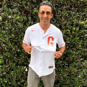 Pej Vahdat Instagram - Thank you @sfgiants and @nike for including me in the launch of these sick new Nike City Connect jerseys. My boys will be wearing these all weekend and every Tuesday for the rest of the season! Let’s go Giants!!!! #sfgiants #nikecityconnect #nike #mlb
