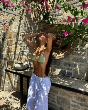 Pelin Uluksar Instagram - 🌻