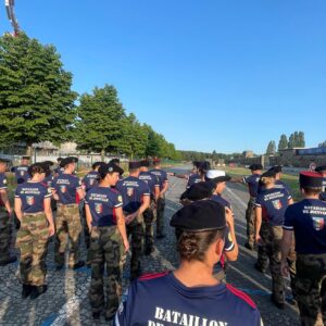 Perrine Laffont Instagram - Joyeux 14 juillet à tous🤩🇫🇷

Une semaine d’entraînement intensif qui nous a permis de défiler sur les Champs-Elysées. Représenter les couleurs et les valeurs de @equipe_france_militaire_de_ski devant la France entière a été un privilège 🫡

#14juillet #sportdefense #bataillondejoinville